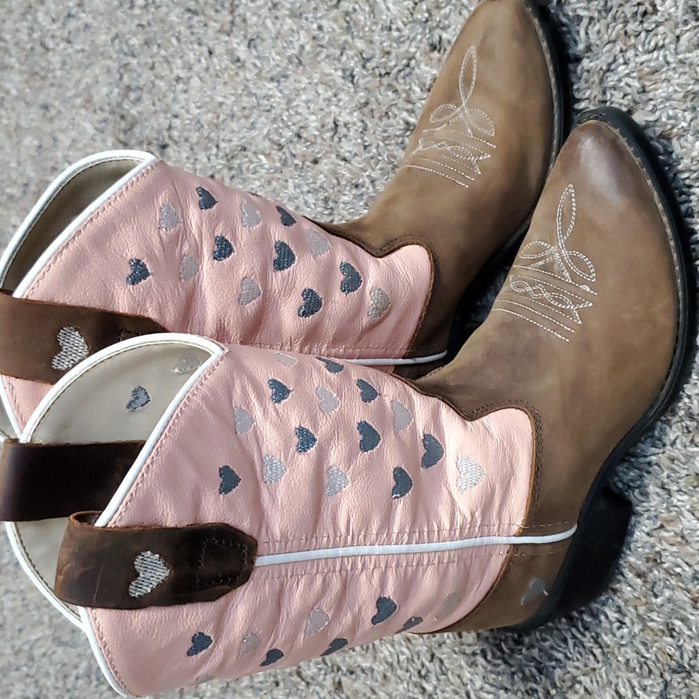 Size 11.5 Old West Cowboy boots- peach & brown with gray heart embroided detail